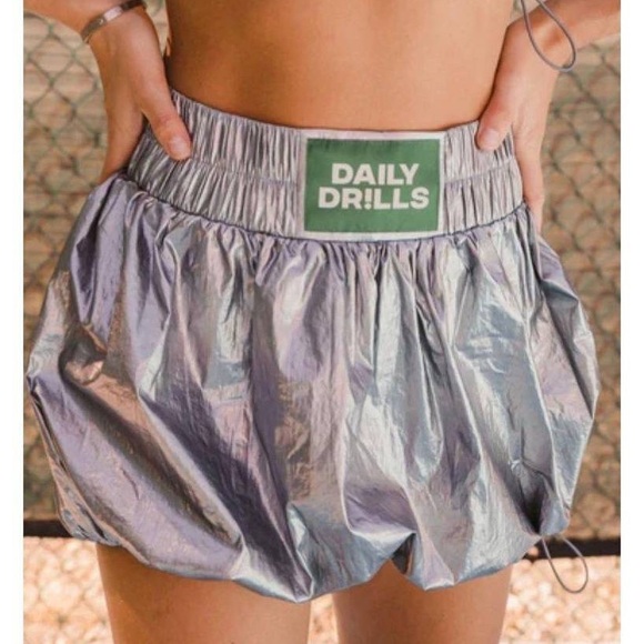 Daily drills Metallic SOLD OUT set✨ - Picture 2 of 6